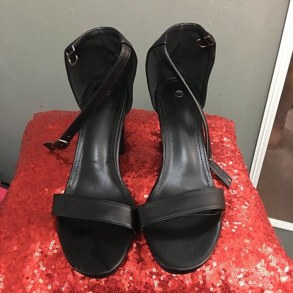 Shoes - Black Ankle Strap Chunky Heel Sandals